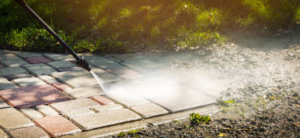 Best Pool Deck Cleaning  in Fresno, CA